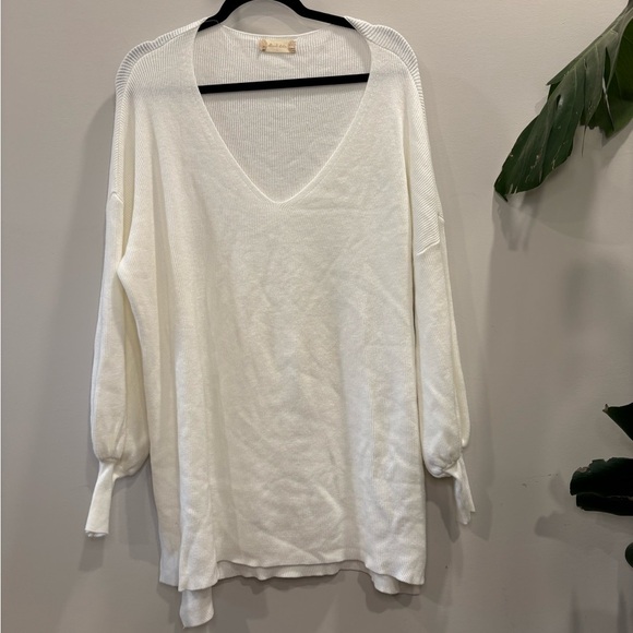 Altar'd State White V-Neck Sweater - Picture 1 of 2